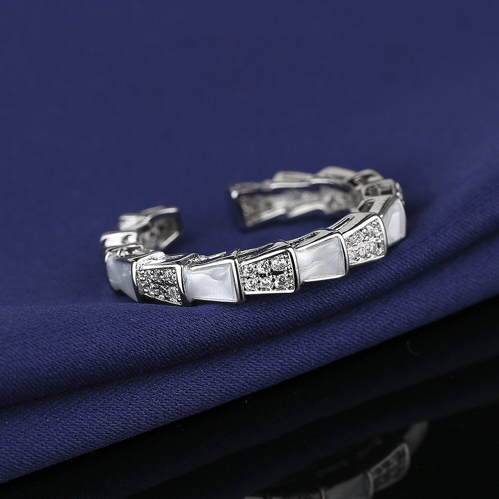 Baoge Seiko V Gold Electroplated Full Diamond Snake Bone Ring For Women In Light Luxury Elegant White Fritillaria Snake Open Ring